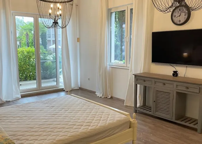 ヴィラ Luxury In *